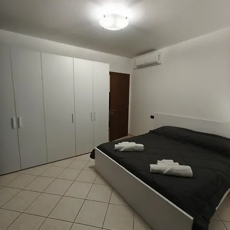 Atmosfera Guest House Rubiera ゲストハウス
